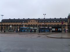 郵便博物館前。ヘルシンキ駅横。
空港からのバスはここに停まります。