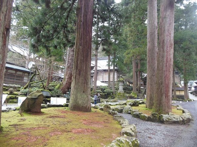 食堂のおばちゃん「今年は雪が少なかったからねぇ。<br />まだ温かいほうだよ」とおっしゃってましたが、<br />結構寒いです。<br />