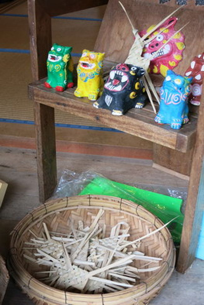 石垣は３回目。でも一度も行ったことがなかった「石垣やいま村」。<br />初めて行ってみました。<br /><br />やらなかったけど、シーサー絵付けや、昔の草遊びの道具が作れるみたい。