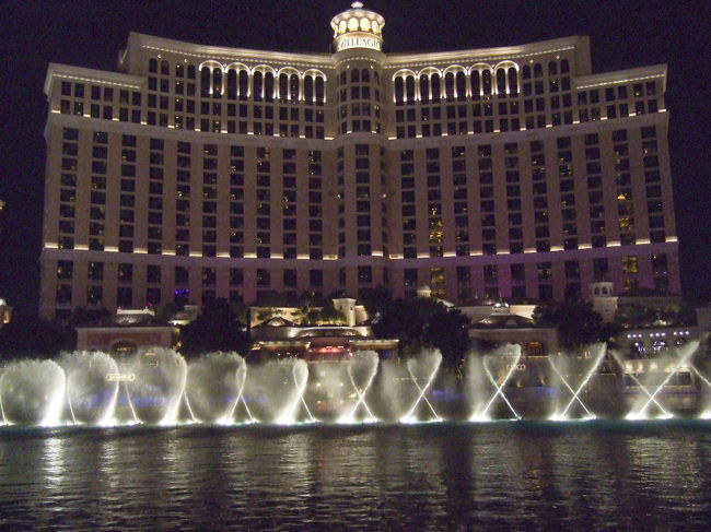 ベラッッジオの噴水。動画を撮影してるのでスチルは数枚だけです。