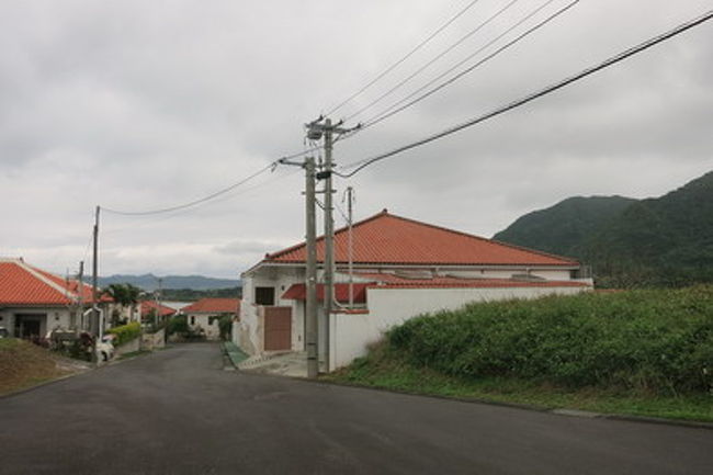 やいま村から車で５分くらいのこのあたりは、高級住宅街、別荘街という感じ。<br /><br />家を建てるにも細かい規制が厳しくて、大変だったとカフェのオーナー談。<br />しかも毎年変わるんだとか…