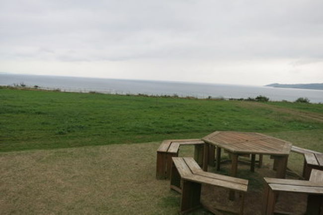 水平線が斜めになっちゃってますが・・・汗<br /><br />天気に恵まれたら、外で食べたら気持ちよさそう。