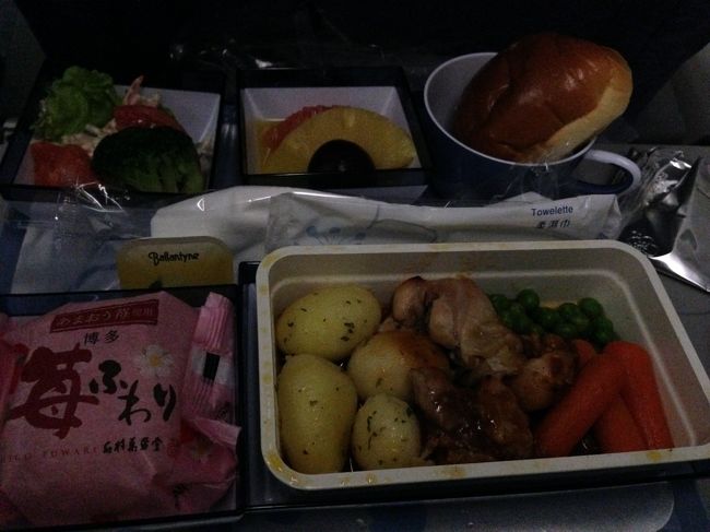 チキン＆ポテトを選びました。<br />普通に美味しかったです。苺ふわりがデザート。