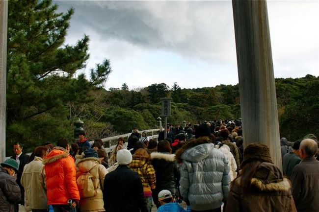 案の定すごい人....午後だからこんなもんなんだろうけど、午前中はもっとすごいんだろうな.....。とっとと帰りました。