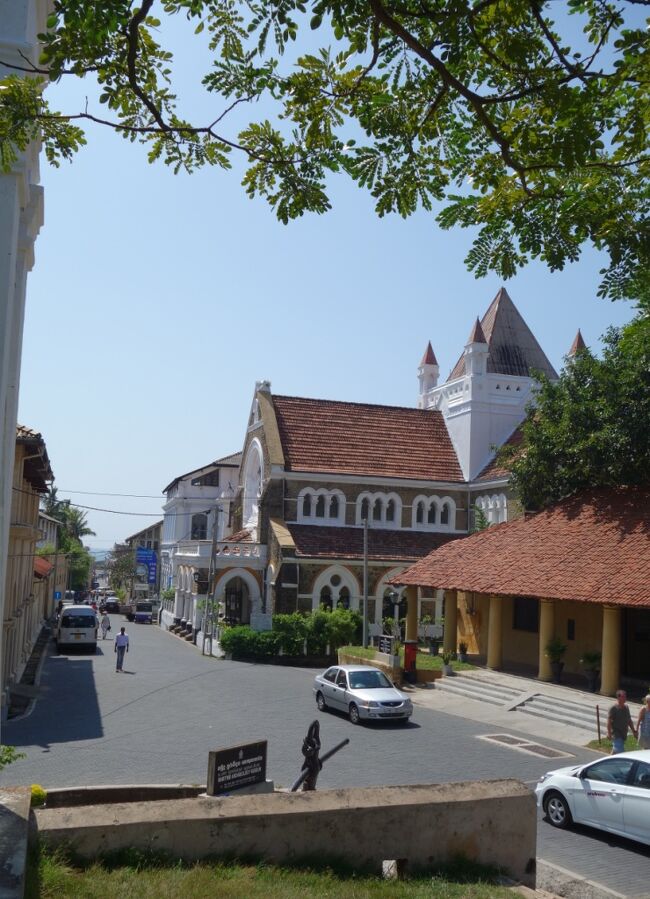 城壁を一歩隔てただけなのに、この中だけ全く違う国へトリップしたみたい。<br /><br />素敵なコロニアル様式の建物が建ち並ぶ。