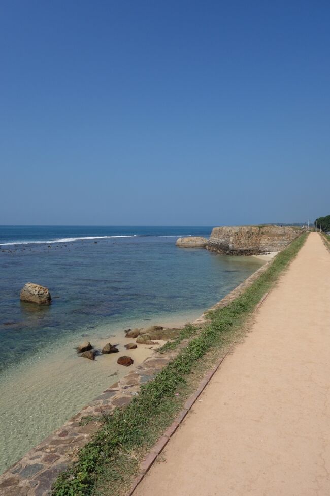 どこまでも続く砦。<br />当時のこの砦を造るのに、どれだけの人が携わったんだろう。