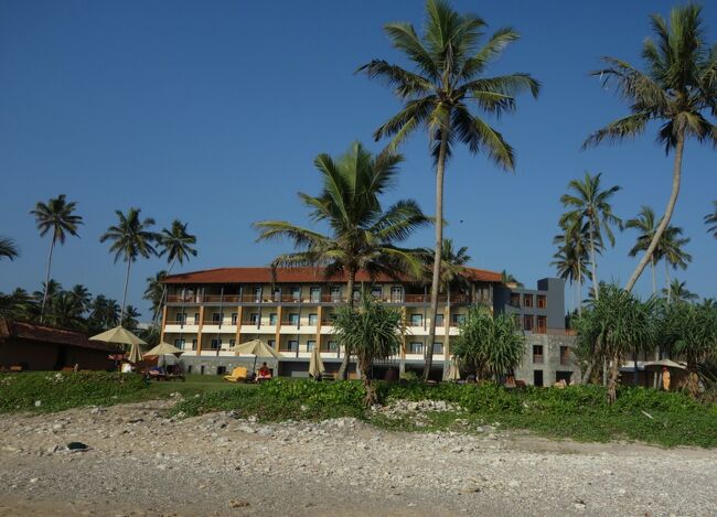 結局エレベーターのない4階のお部屋まで2往復。<br />汗とオイルとでベタベタ<br />結局シャワーしてしまった。