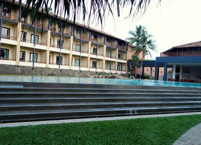 メインプールからもう１つのプールまでお散歩。