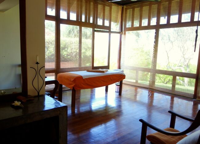 とよとよが案内されたのはこちら。<br />二面がガラスの陽当たりが良いお部屋。<br />ここで、2時間は至福のとき。<br />