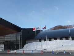 「軽井沢アイスパーク」は、２０１３年３月、軽井沢風越公園内にオープンした６シートを有する、通年型カーリング施設です。

