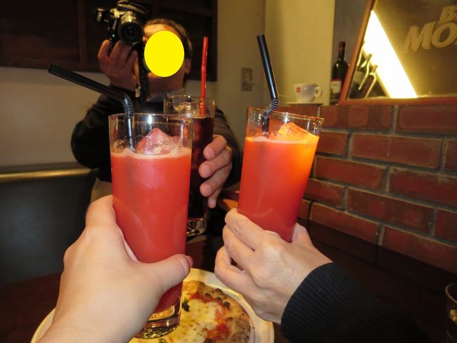 「ピアノ」に到着♪<br /><br />まずは、ブラッドオレンジジュースでかんぱ〜い！！！！！