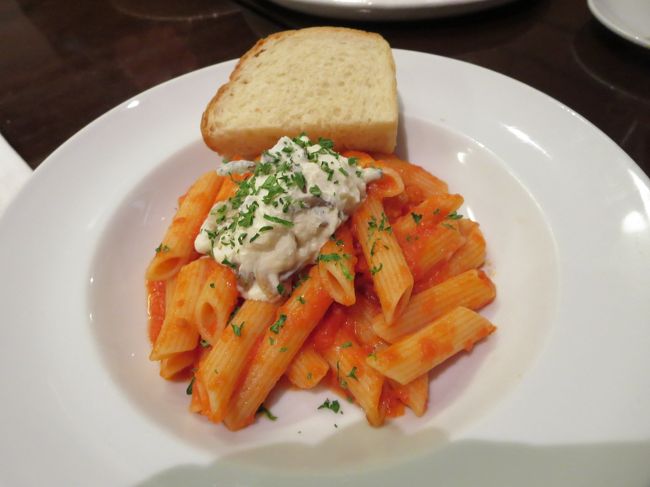 私が頼んだのは、ペンネ♪<br />いつも、名前を忘れてしまうのですが「○○のアーリオ・オーリオ」とかいう名前だったような・・・<br /><br />とにかく、何を頼んでも美味しいお店です(^_^)v