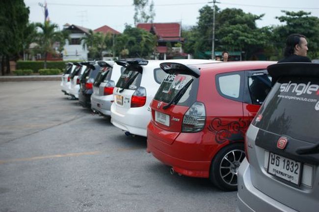 HONDAのJazz（日本名Fit）の集まりに遭遇。HONDA車を結構よく見かけたな〜　無限チューニングとかしてるのも結構いた。