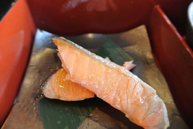 お魚さんは<br />紅サケ。