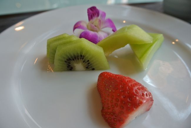 デザートまでしっかり<br />いただいて。<br /><br />ごちそうさまでした。<br /><br />ふう<br />お腹いっぱいです〜