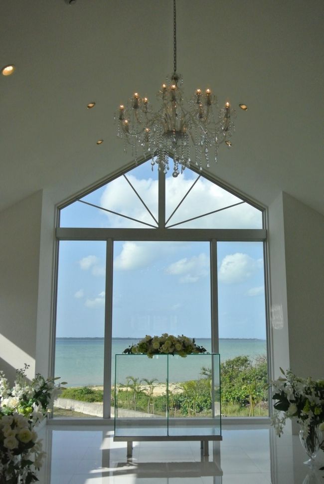 こちらのレストランは<br />一般のかたも利用できる<br />イタリアンレストランなので<br />こんなステキなチャペルで式を挙げて<br />イタリアンをいただけるステキな<br />ウエディングが出来るんですね〜☆<br /><br />いいな〜<br />未だ式を挙げていない友人に<br />紹介しようかしら〜<br />