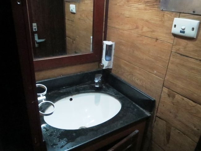 こちら洗面室。