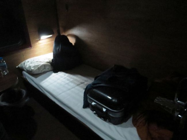 こちら寝台。(ピンボケですみません。)<br /><br />二段ベッドが対になった４ベッドルームです。<br /><br /><br />