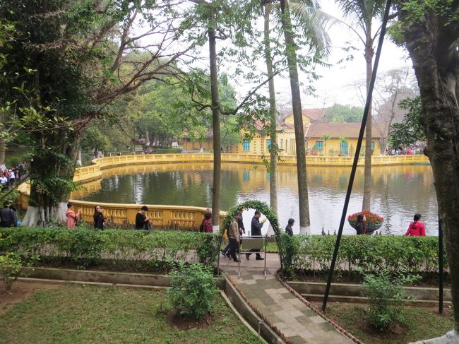 池越しに見える大統領府&amp;公舎。