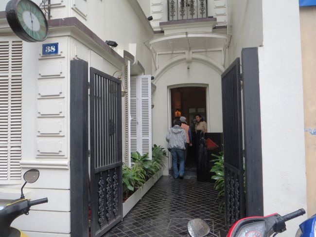 11:19<br /><br />旧市街近くのレストランで昼食。<br />