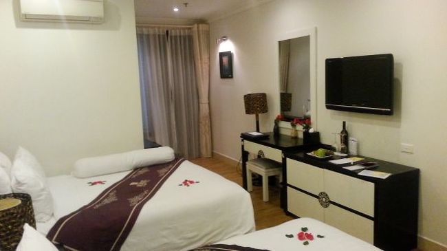 メラカスホテルはこんな感じ。<br /><br />ファミリールームにしてくれた。余っていたからかな?<br /><br />こうして２日目も終了。<br /><br />翌日はハロン湾ツアー。