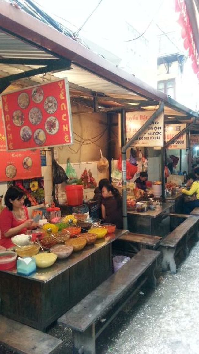 ドンスアン市場近くの小道。<br /><br />アジアっぽいね!