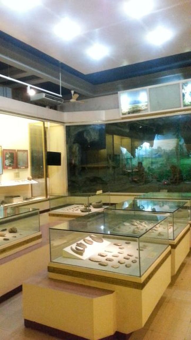 歴史博物館をざーっと見学。