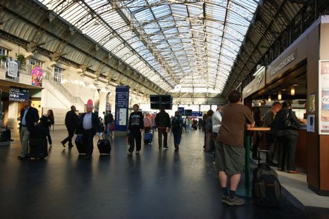 東駅からTGVでストラスブールへ。奮発して1等席を予約しておいて大正解！　新幹線のグリーン車（乗ったことないけど）よりも豪華！　快適な2時間半でした。