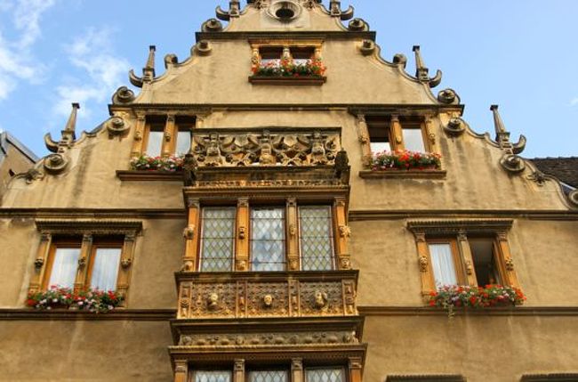 『頭の家』というホテル。ハウル...の製作スタッフはここに泊まってデッサンをしたとか....。