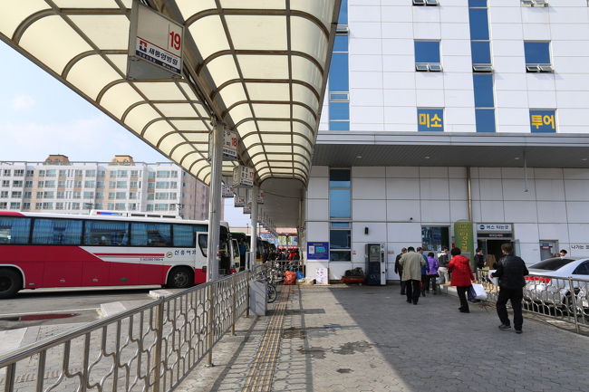 約70分ぐらいで統営のバスターミナルに到着。5年ぐらい前に来た時のターミナルではなさそうな？