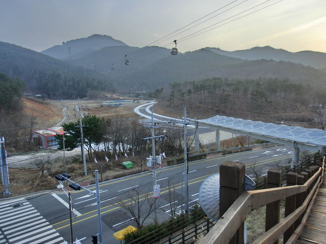 ロープウェイに乗って山頂から統営港の夜景を撮影しようと・・・