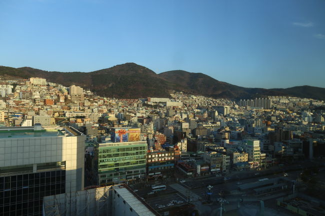 3月3日（月）<br /><br />ホテルの12階から見た釜山駅前（朝バージョン）