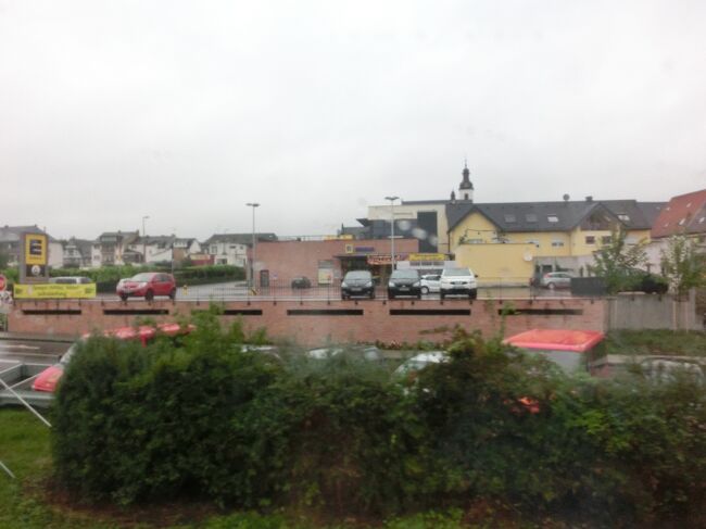 アウトバーンの車窓から。