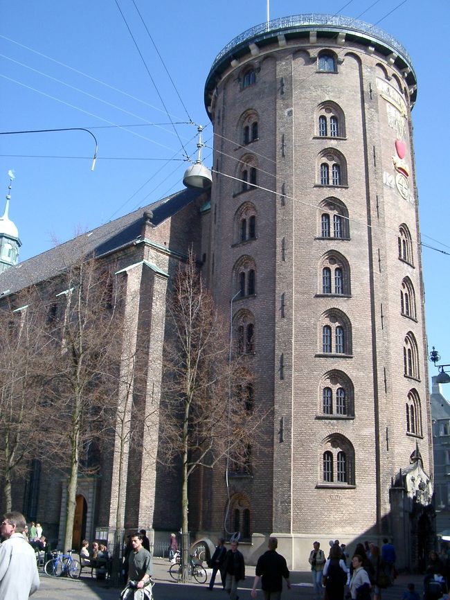 ラウンド・タワー(円塔)