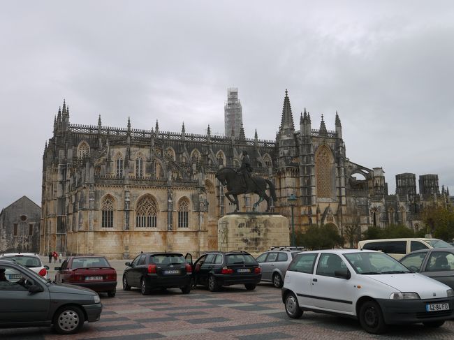 ナザレから40分程でバターリャ修道院(Mosteirode Santa Maria da Vitoria)到着。