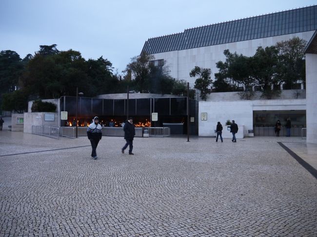 その横にあるのは…