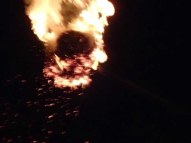 この日は風あまりなく火の粉が飛び散らん・・・残念！