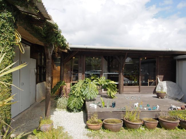 手作り感あふれるグラス２個をお買い上げ。<br />店内は撮影禁止でしたので、外観のみ撮影。