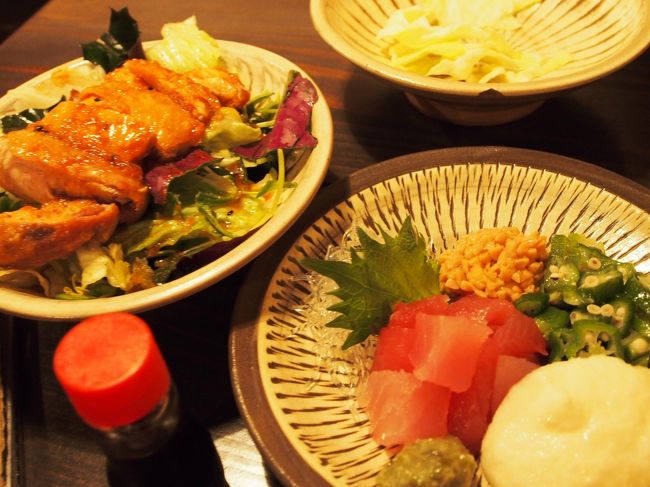 島豆腐や海ぶどう、そうめんチャンプルーなどの沖縄料理をオーダー。