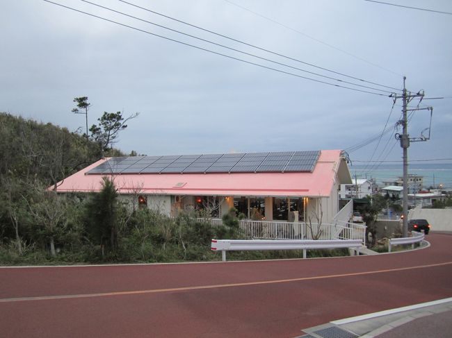 駐車場を抜けてすぐです