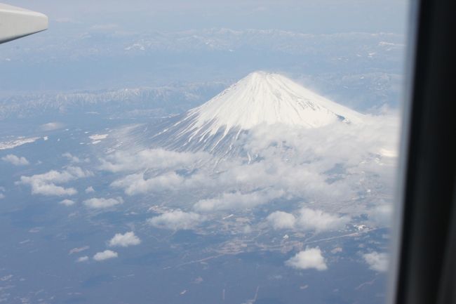 無理やりどかせて富士山写真ＧＥＴ！<br /><br />内陸席からも左側席からもたくさんの人が押し寄せてきて、次から次への撮影会となりましたｗｗ