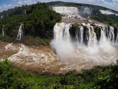 ところで　イグアスは、アルゼンチン側が　いいのか　ブラジル側がいいのか？




※
イグアス地帯は、面積的に【アルゼンチン側に (約80%)】、【ブラジル側に(残り20%)】という割合で二国に跨っています。

