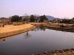 二日目の天気も晴れ。

一日の行程を冷静に見直したところ、全て回って帰るのは時間的に難しく、もし強行してもどの目的地も中途半端にしか見学出来ないことに気づきました。

岡山県内でまだ訪れていない最後の一之宮は今回は断念し、旅の趣旨は城めぐりに変更することに決めたのでした。

朝食をとってまず目指すは、備中高松城跡。

信長公が本能寺で斃れた際、秀吉公が信長公の命によって攻めていた毛利方の城です。