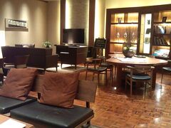 今回は「清流山花 あゆの里」にお世話になります。

人気のお宿で、冬のド平日なのに結構な賑わいでした。
建物もキレイでオシャレ！