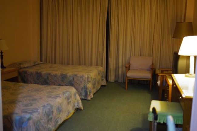 深夜にサイパン着。なんだかしょぼくれたホテル『サイパンオーシャンビュー』にチェックイン。即寝る。