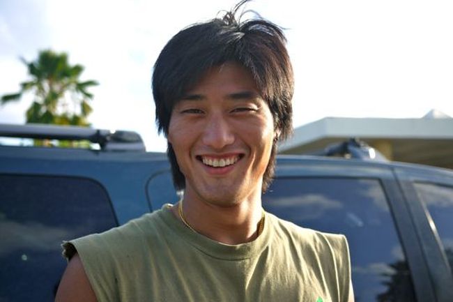 昼食後にトレッキングスタート。案内役の韓国人タイガーさん。『私の名前はキムサムスン』見てますよ！　面白いね！　とご機嫌伺いしたものの、たいして喜ばれず....。