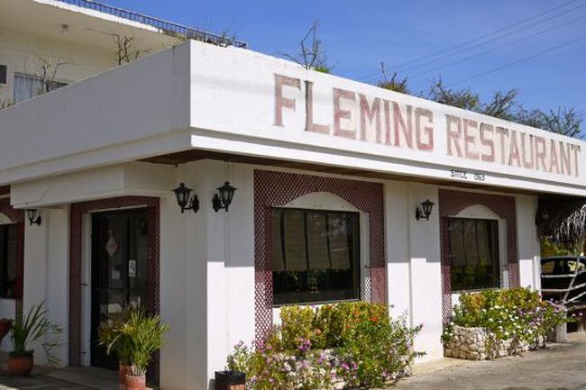 いったん上がって、昼ご飯。大きくて美味しくて有名なフレミングホテルのハンバーガーを食べる。ホントにでかくて美味しかった！　そしてこの上なく食べにくかった。