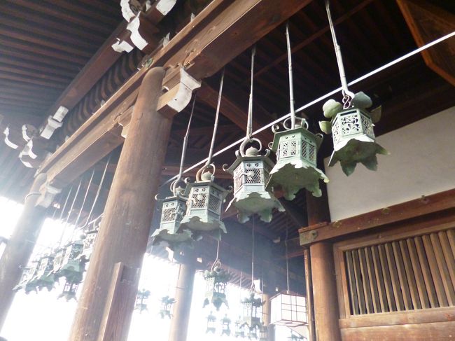 二月堂。燈籠がとても美しかった。
