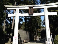 御上神社にてお参り。
三上山登山のときに参拝できなかったので
今日はお参りしました。
人は1組いました。なんだか身が引き締まる・・・