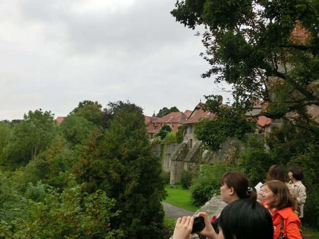 街の西側にある見晴らしの良いブルク公園。<br /><br />シュタウヘン家の城跡で今は庭園のみになっています。